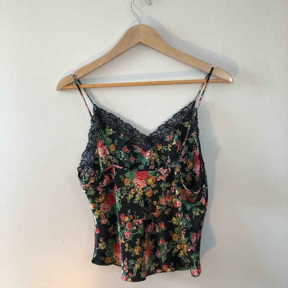 VINTAGE Victoria’s Secret Gold Label Slip Tank - Picture 5 of 5